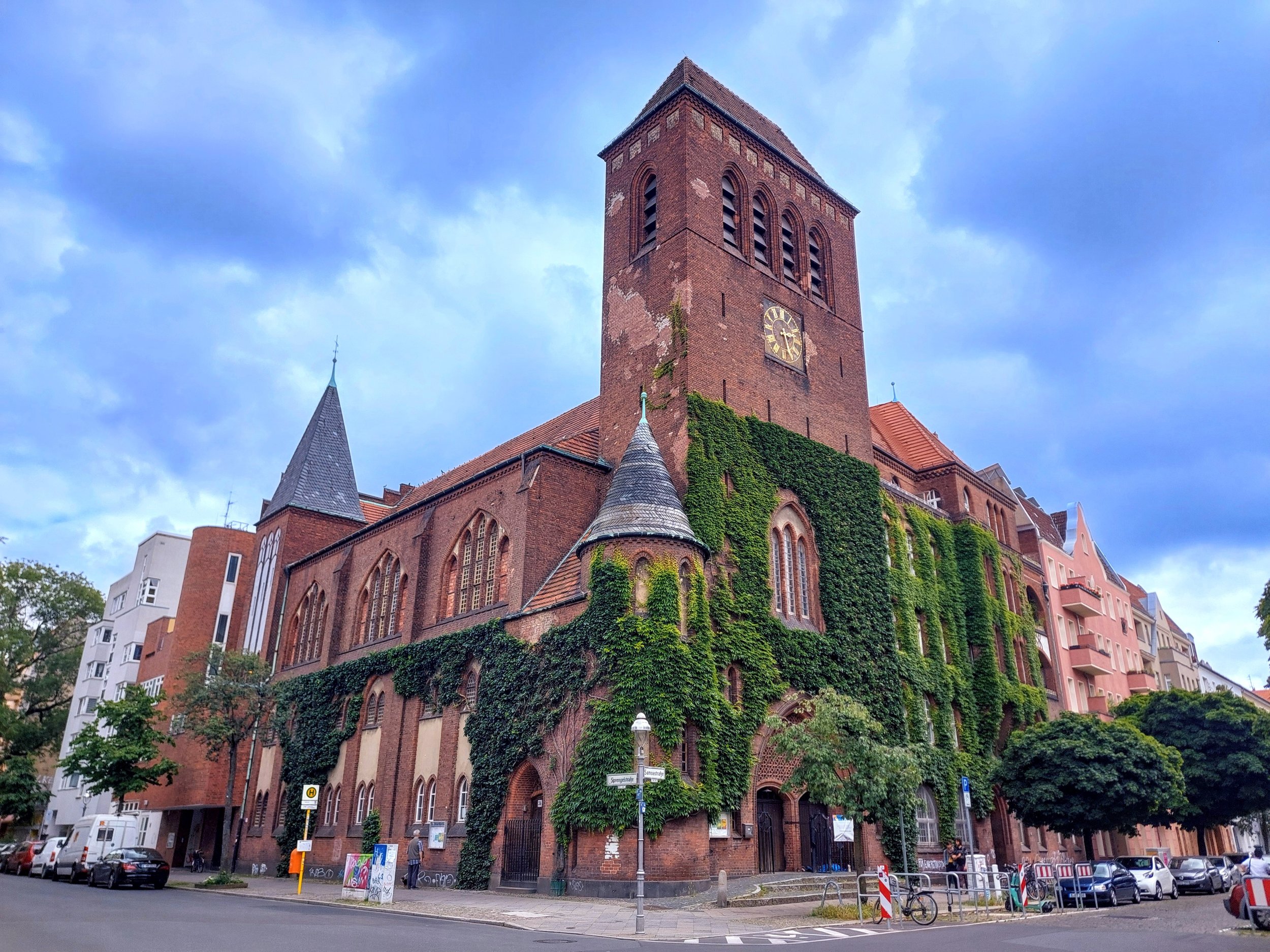 Encuentros: Peña - Musikfest und konzertante Messe “La Cruz del Sur” um 19:00 Uhr