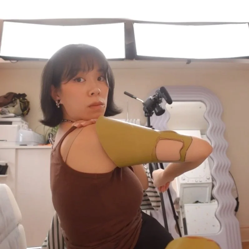 Mock up of the arm and shoulder bands.