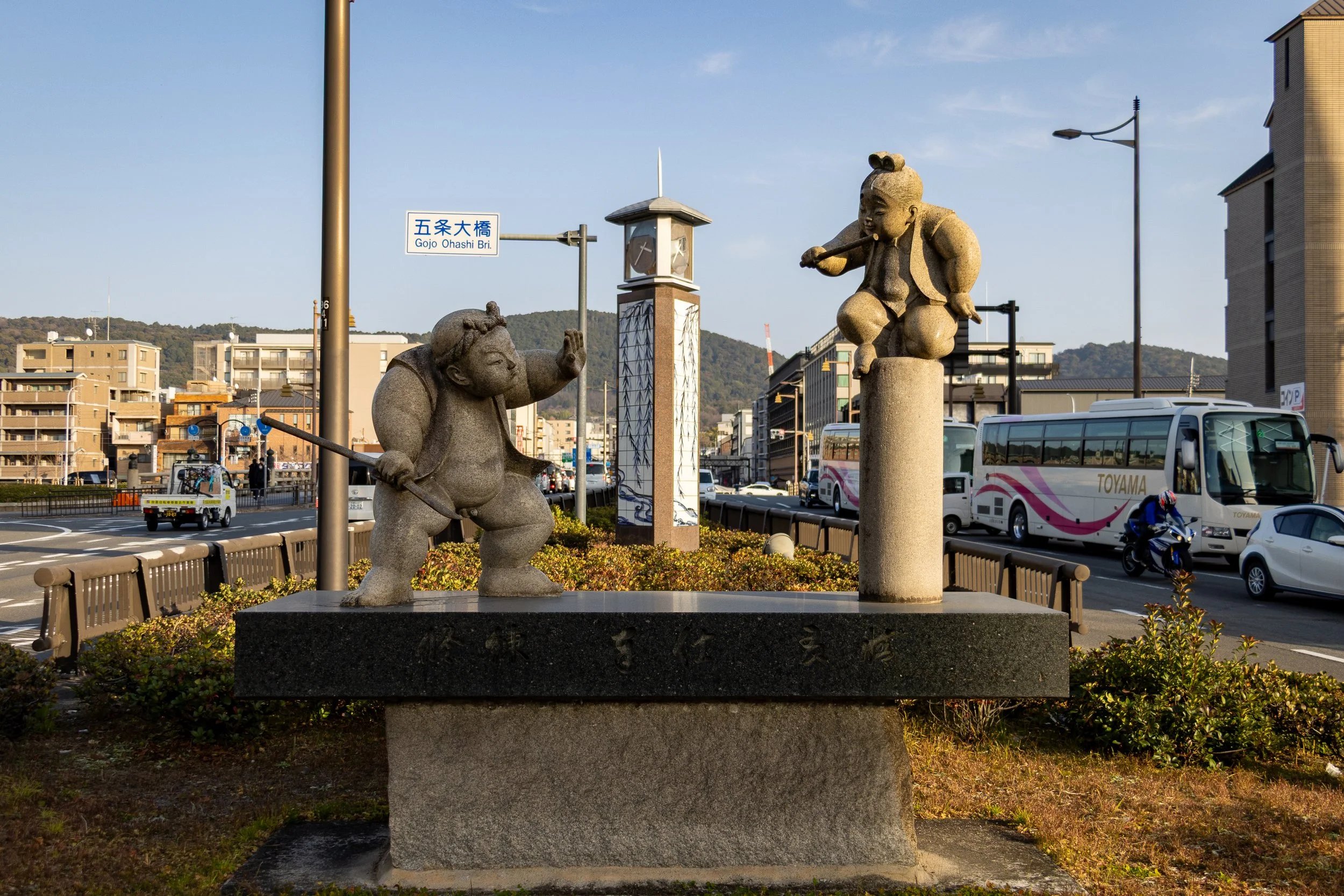Statue of Yoshitsune and Benkei in Kyoto Japan