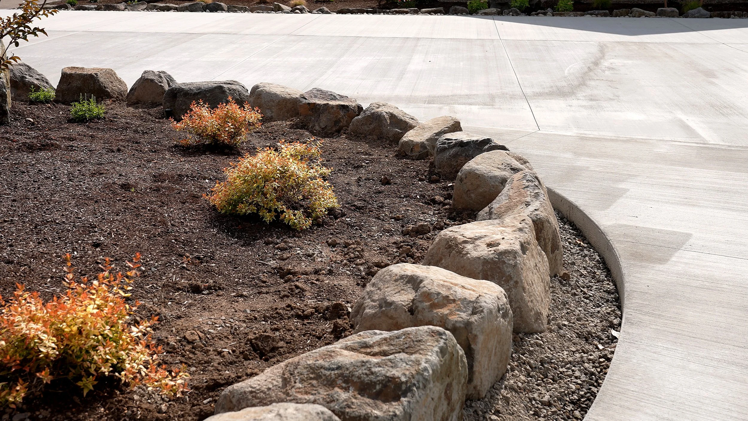 Driveway-Curve-Boulder-Edging-21-Canby-Oregon-Summit-Landscape.jpg