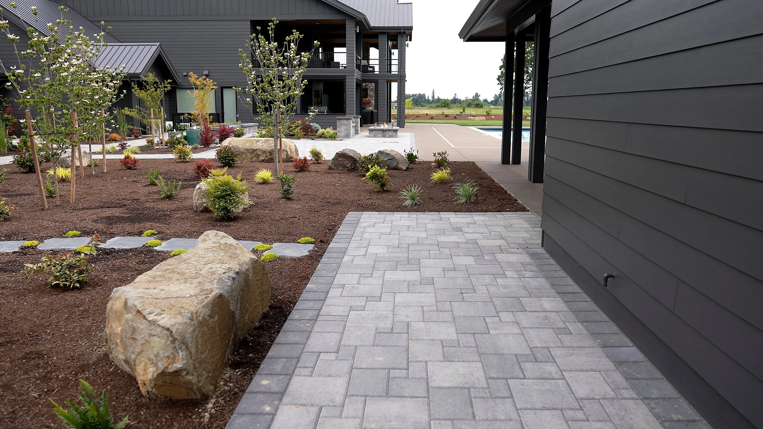 Paver-Walkway-Boulder-Planting-18-Canby-Oregon-Summit-Landscape.jpg