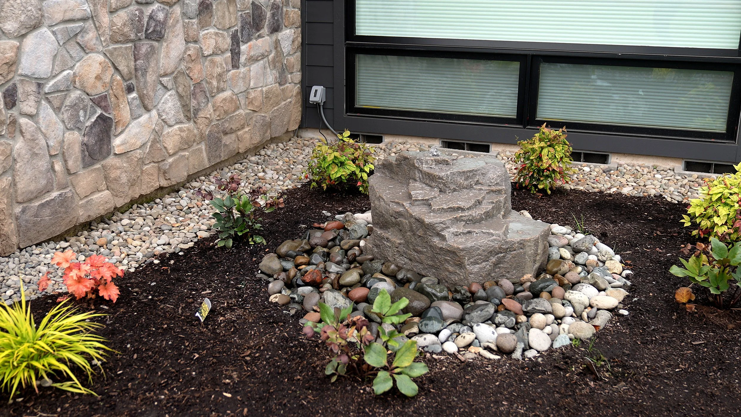 Carved-Stone-Bubbler-Stone-Veneer-22-Canby-Oregon-Summit-Landscape.jpg