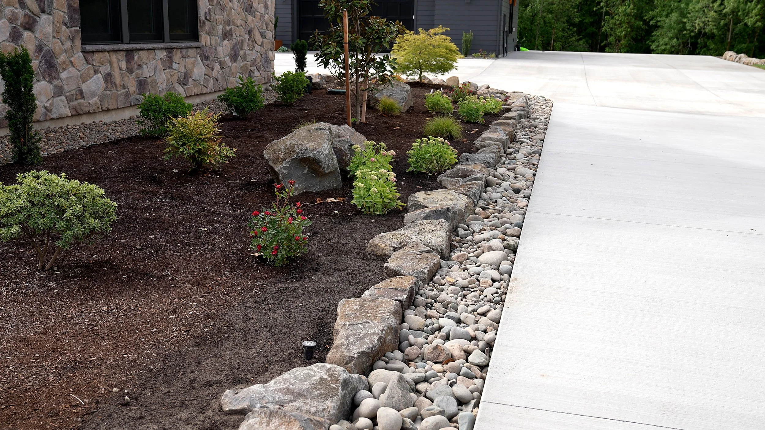 Driveway-Planting-Bed-River-Rock-23-Canby-Oregon-Summit-Landscape.jpg