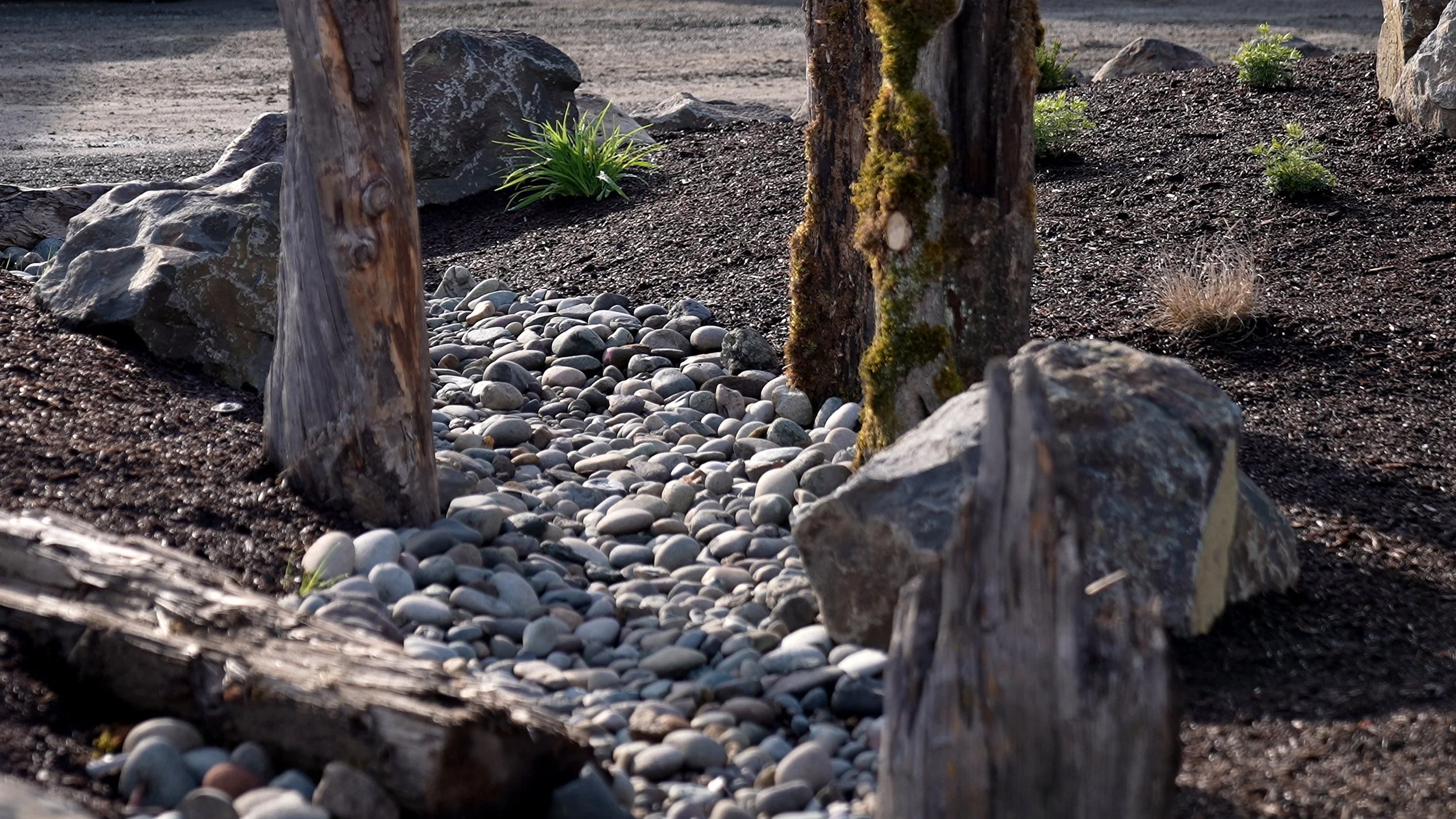Dry-Creek-River-Rock-Detail-28-Canby-Oregon-Summit-Landscape.jpg