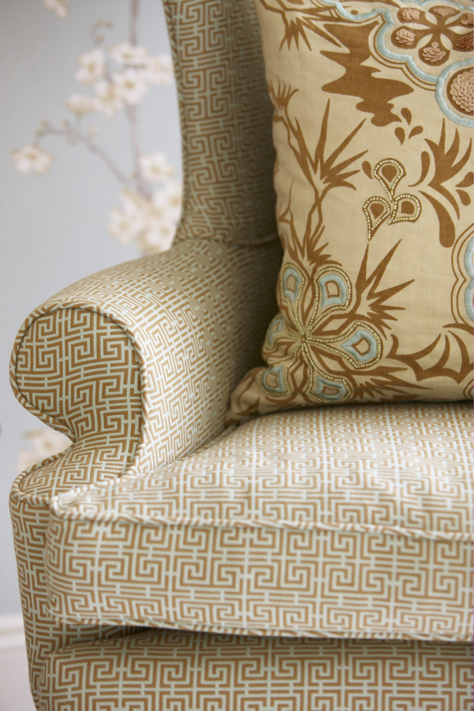 20-chair-pattern-detail-pillow-transitional-colonial-greenwich-connecticut.jpg