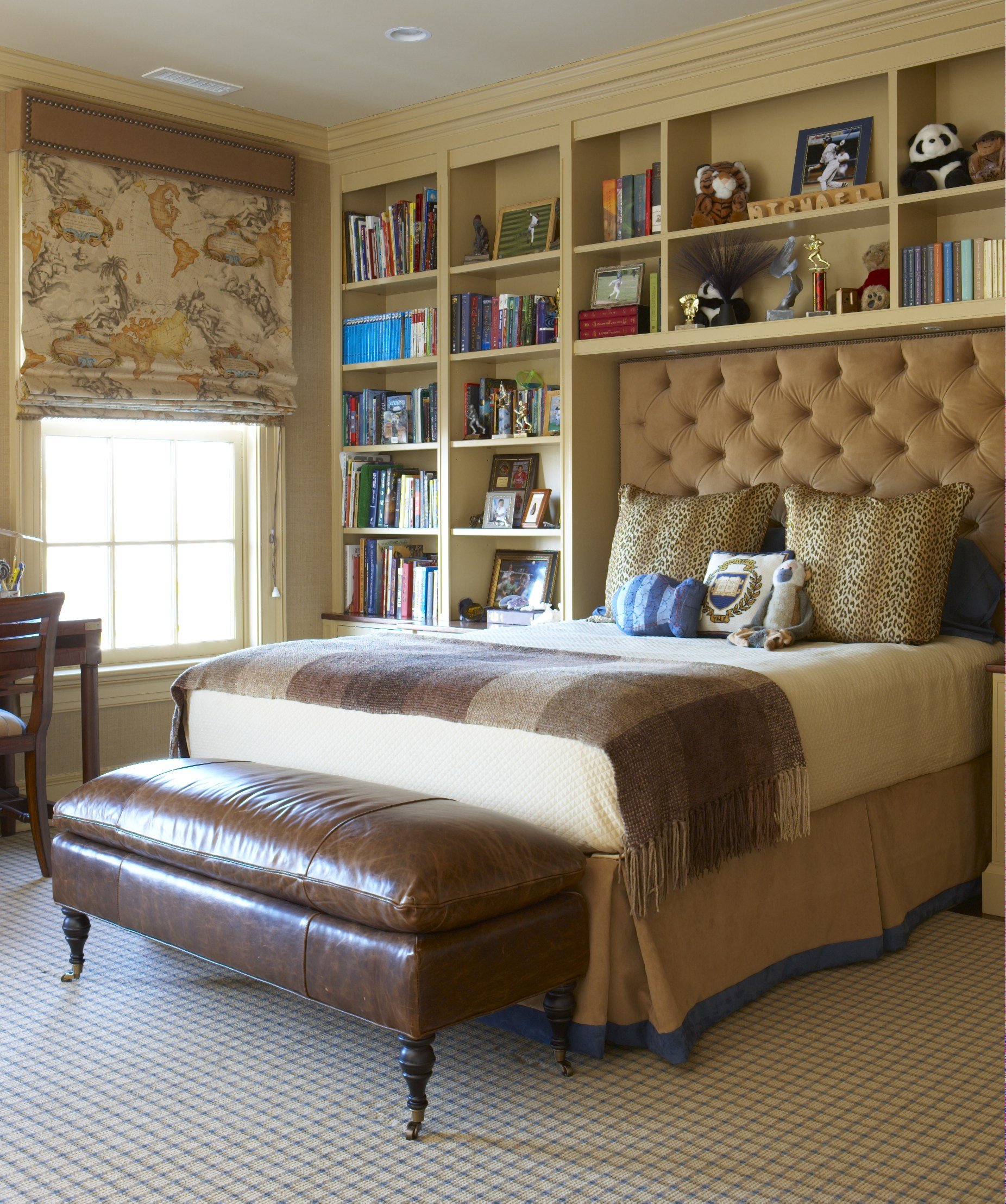 24-bedroom-storage-cubbies-warm-texture-detail-transitional-colonial-greenwich-connecticut.jpg