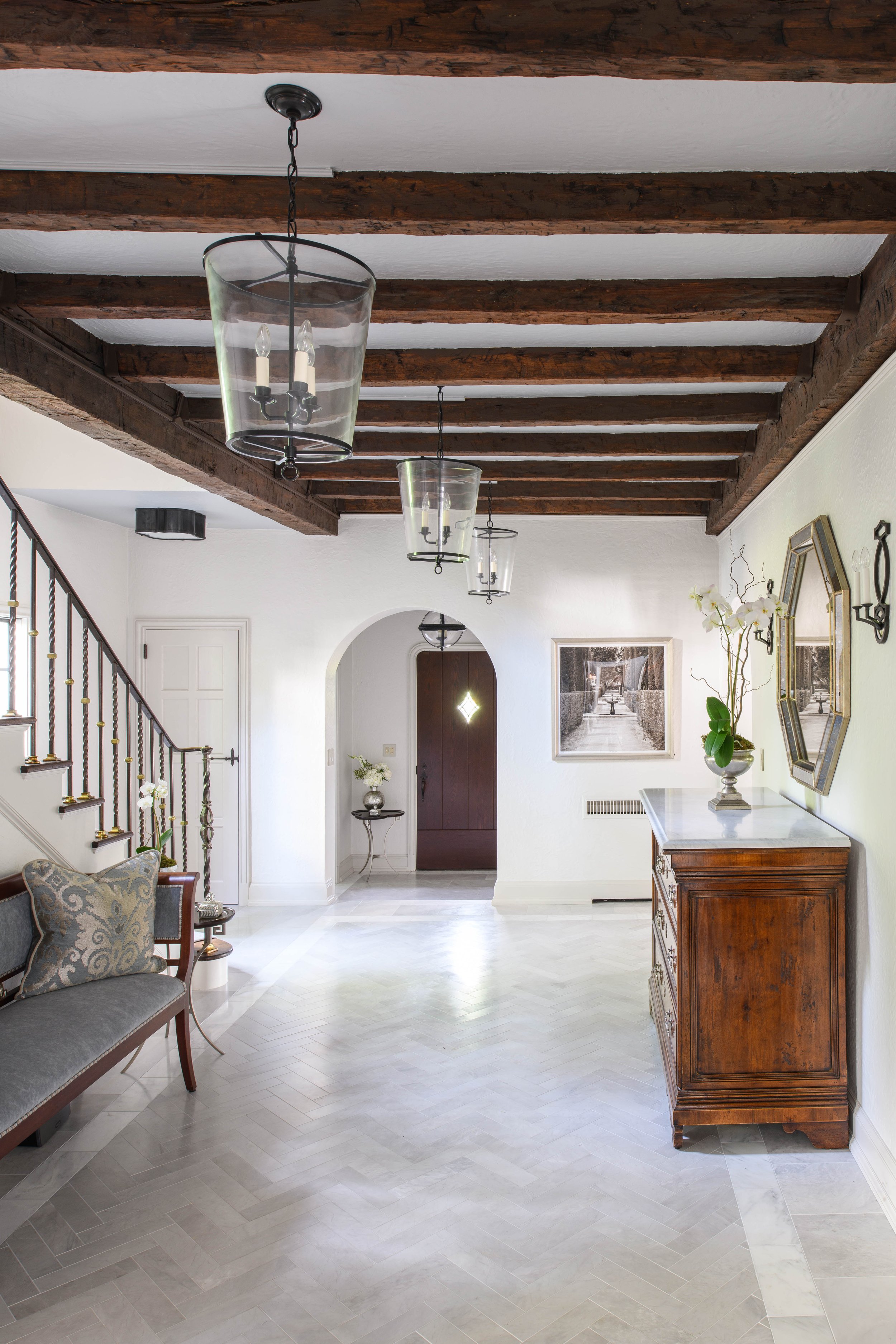 22-wood-ceiling-white-walkway-modern-accents-open-space-westechester-rinfret-interior-designs..jpg