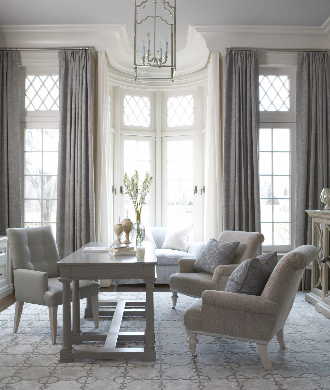 26-minimal-simple-seating-area-gray-white-details-greenwich-classy-country-house-rinfret-interior-designs.jpg