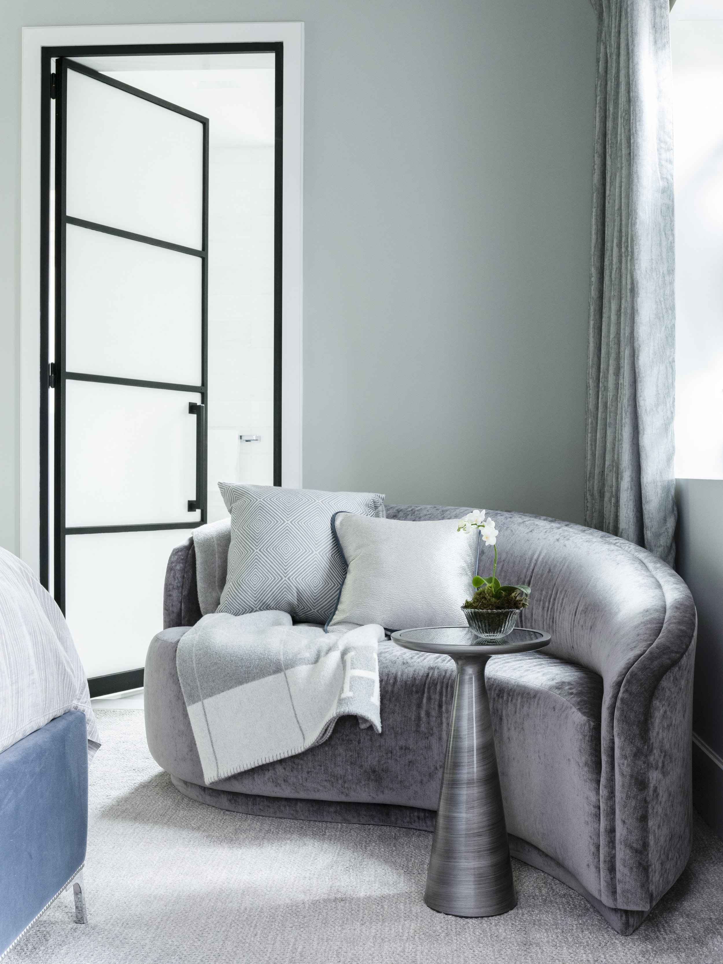 17-cool-gray-chaise-lounge-velvet-bedroom-seating-modern-look-manhattan-penthouse-rinfret-interior-designs..jpg