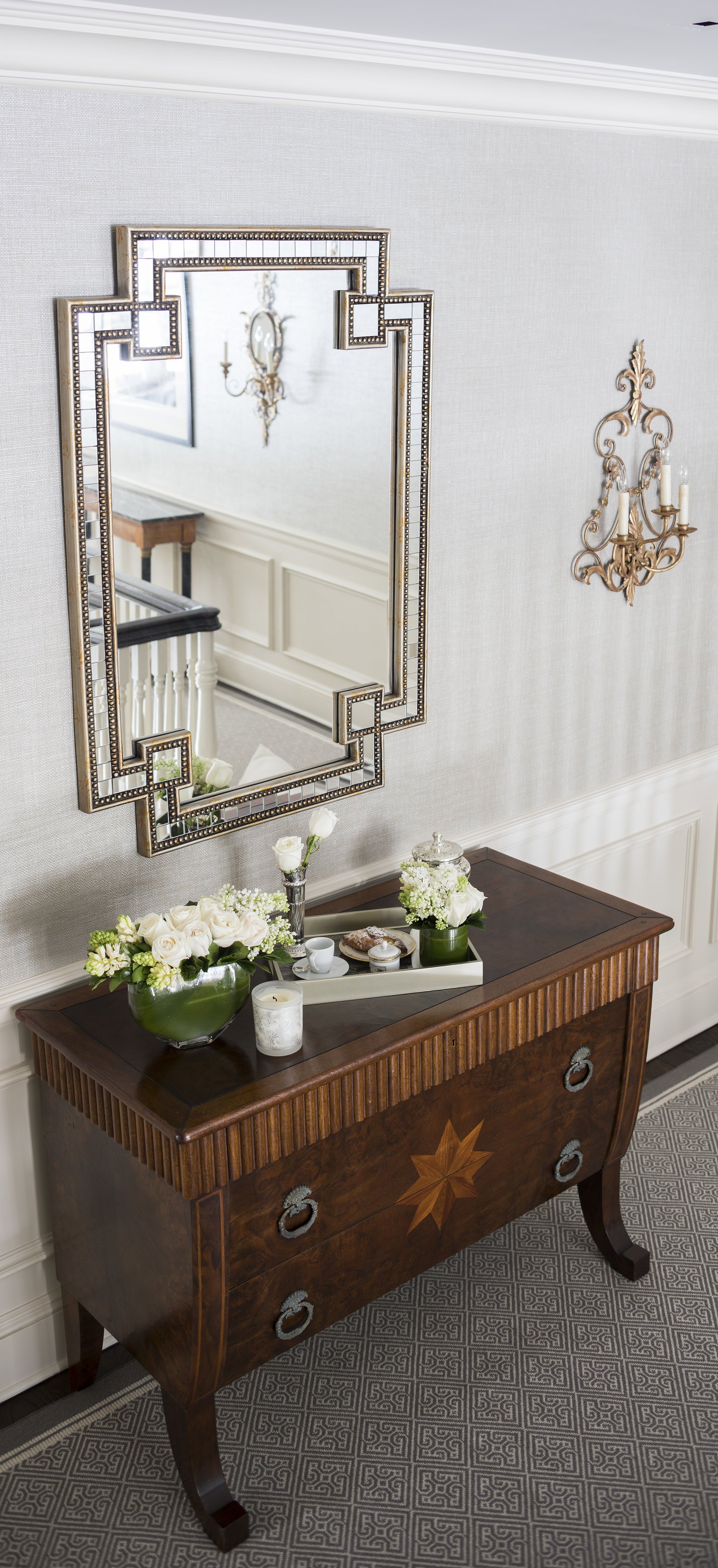 23-entry-table-sconce-mirror-classic-elegant-design--rinfret-neoclassical-greenwich-connecticut.JPG