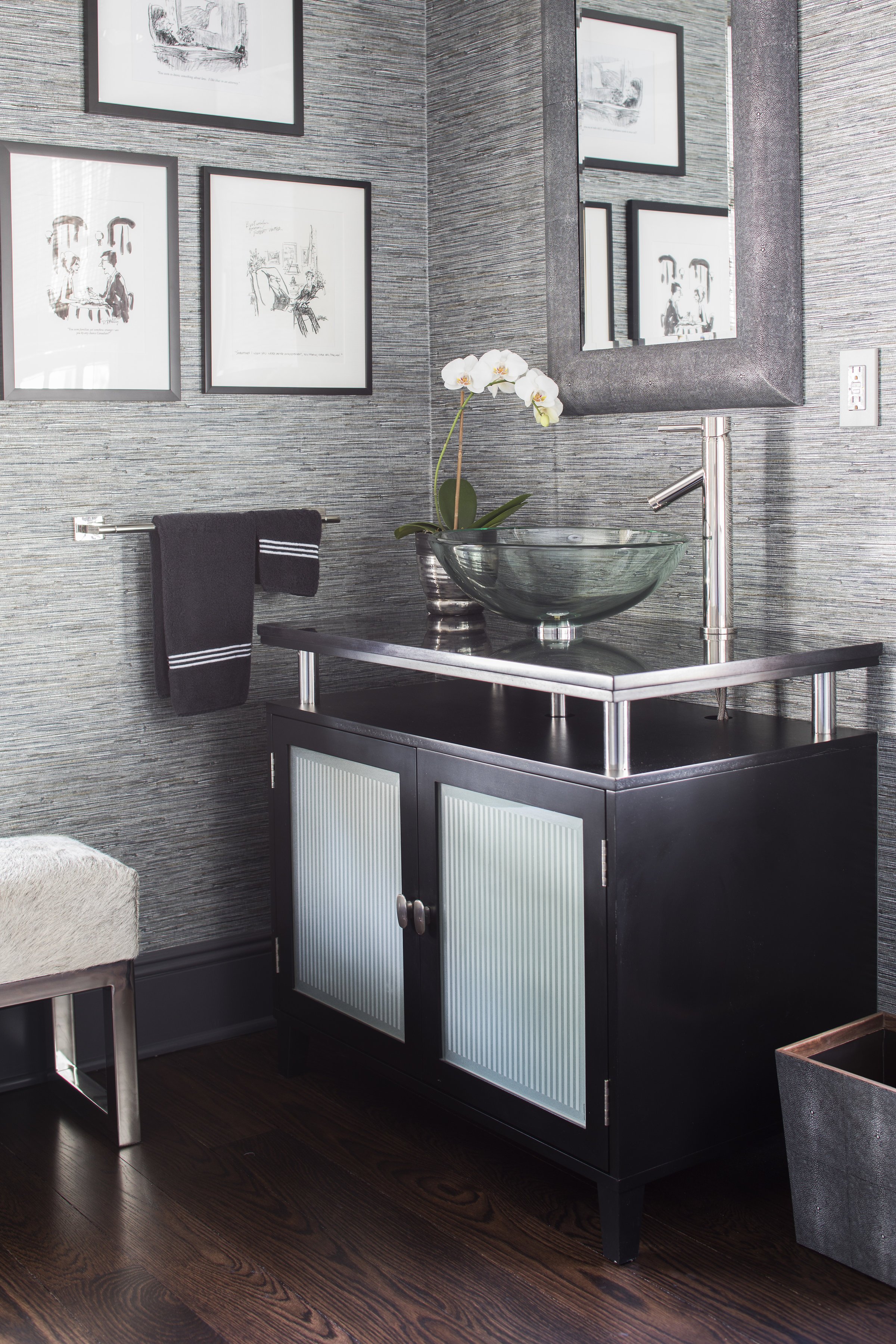 70-bathroom-wallpaper-elegant-modern-black-decor-rinfret-neoclassical-greenwich-connecticut.JPG