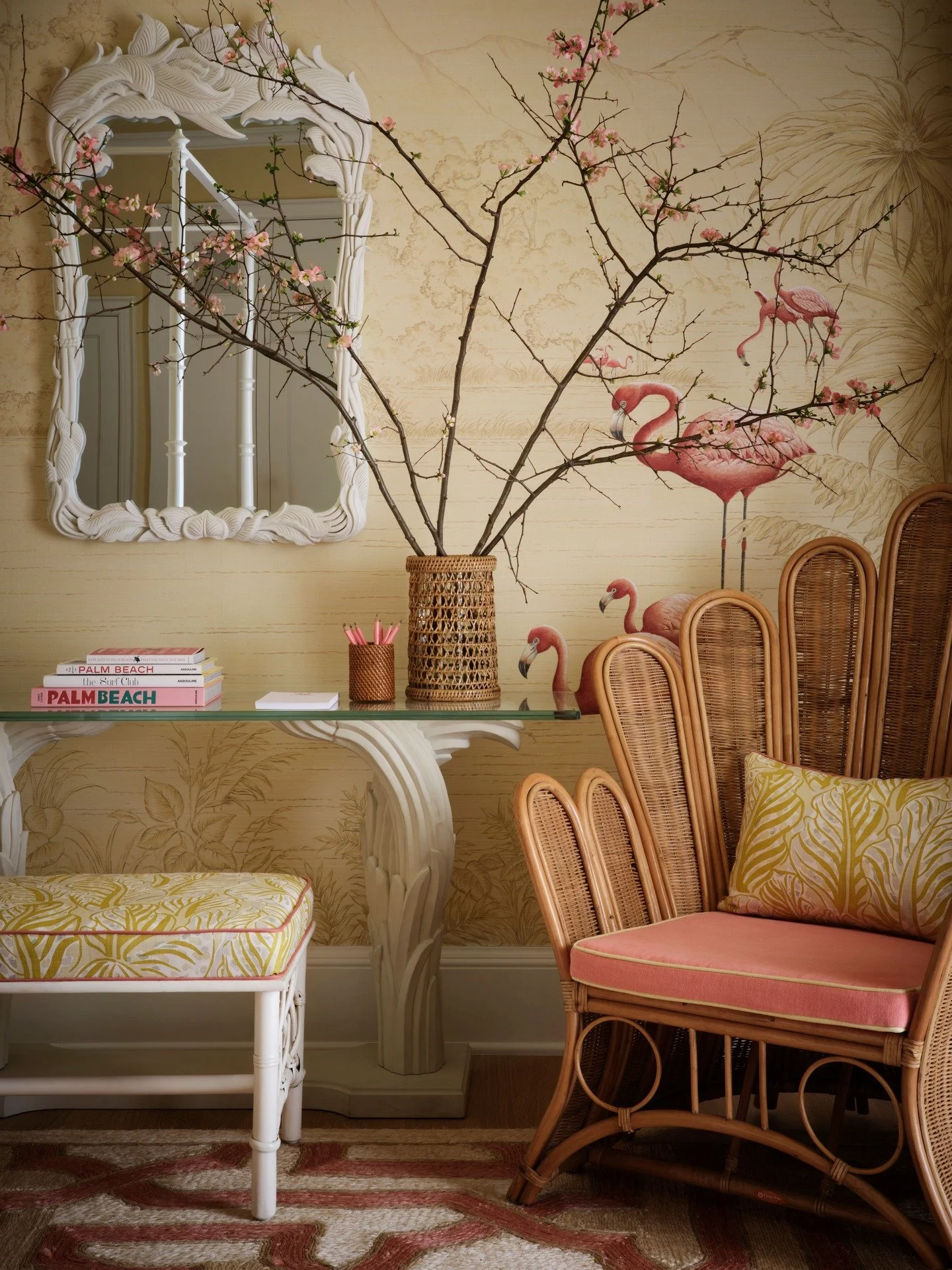 Pops of pink and a little palm beach romance 💕🌸 Flamingos, fresh blooms, and the prettiest Valentine&rsquo;s vibes tucked into every corner

Love is in the details. 💗✨ 

Photography: @douglasfriedman
Styling: @anitasarsidi 
Interior Design: @rinfr