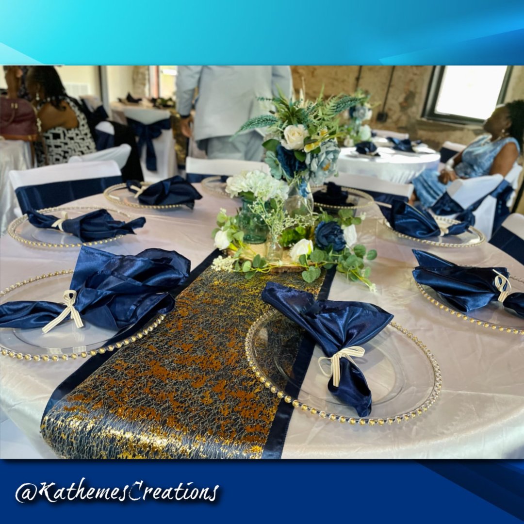 Enchanted garden vibes only! Our team at Kathemes Creations crafted a breathtaking vintage-inspired wedding setting, featuring turquoise and blue tablecloths, gold accents, and an exquisite floral arrangement. The result? Pure magic. Let us bring you