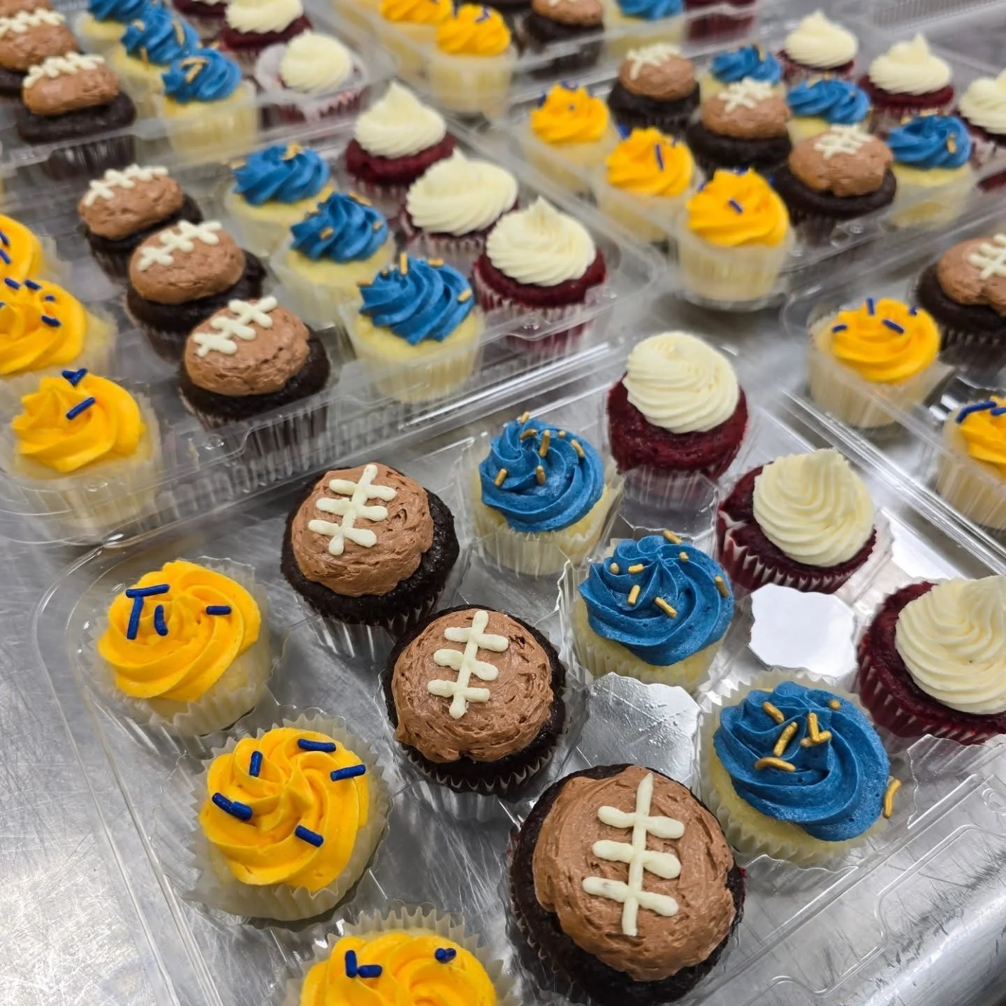 GAME DAY READY ⁉️ If not, we've got you covered!
🏈 Pepperoni Rolls
🏈 Focaccia
🏈 Cookies (Limited amount of Eat 💩 Pitt!)
🏈 Cupcakes
🏈 Cookie Cakes
🏈 &amp; More

We are open at the bakery 10-6 and will see you tomorrow 10-3... plus @morgantownmk
