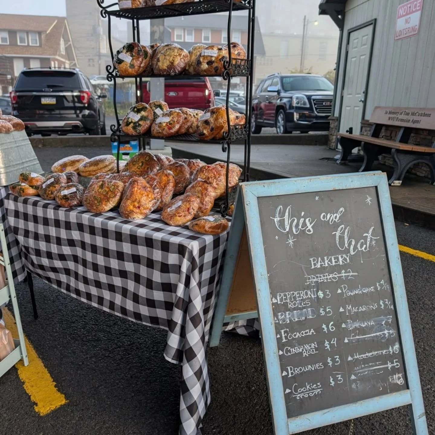 A happy misty morning, Morgantown!
We are at the @morgantownmkt until noon, and the bakery from 10-3! Come snag all your faves including focaccia, macarons, cookies, bagels, &amp; more 🌫