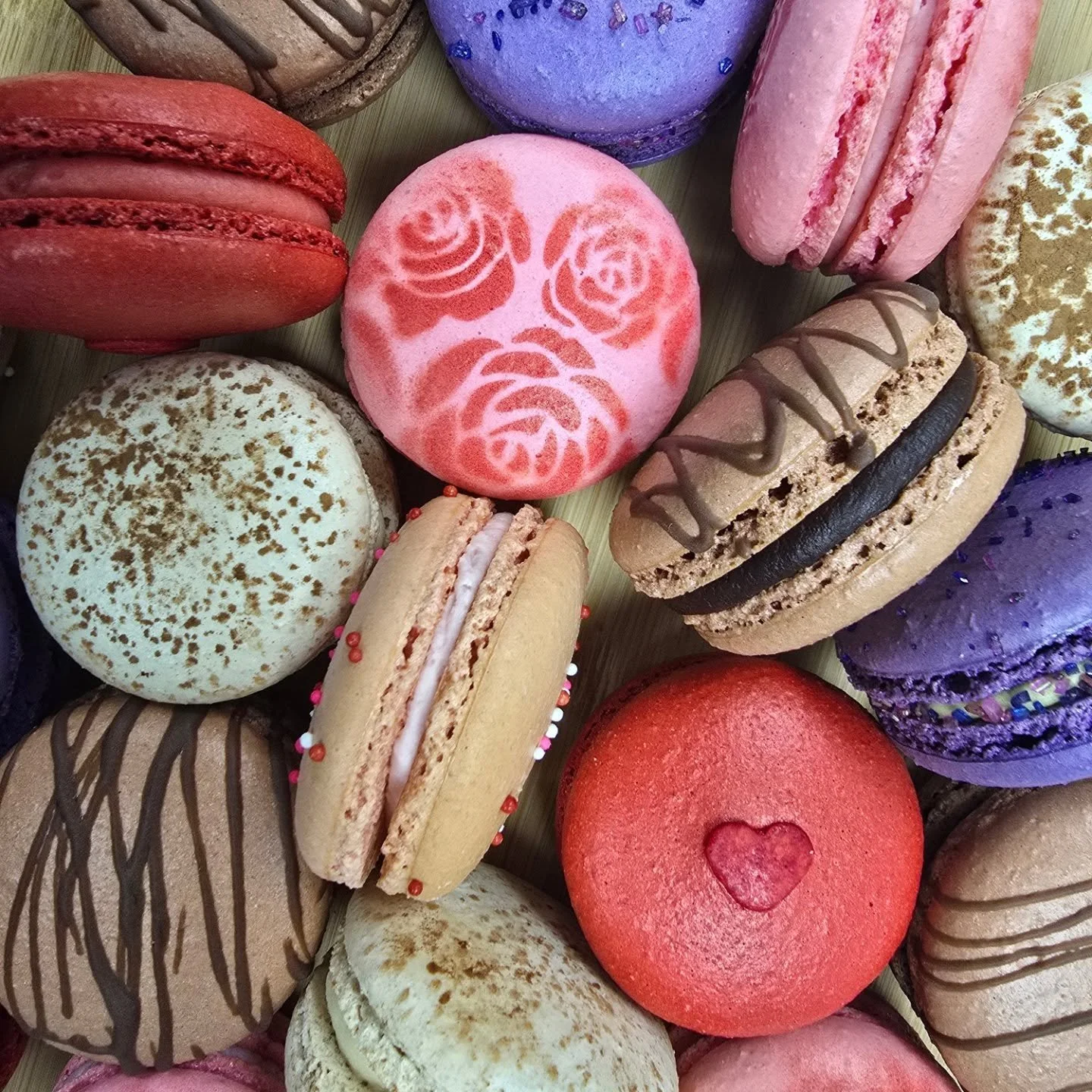 Ohhhh hiiiiii! Are you ready to start celebrating love? We are!
We have a selection of inventory available today as we start working on our orders for tomorrow. So if you want to treat someone (including yourself) early, stop by today 12-5! 🩷 We wil