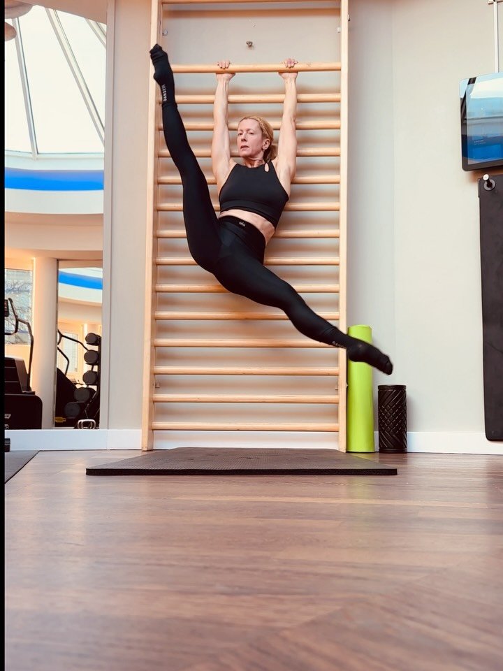 🇳🇴 Bergen, Dale (and sweater from Dale), 🚄 somewhere in between, Oslo (so nice to be back❤️), &amp; 🇩🇪 Hamburg with an amazing hotel gym with stall bars 🤸.