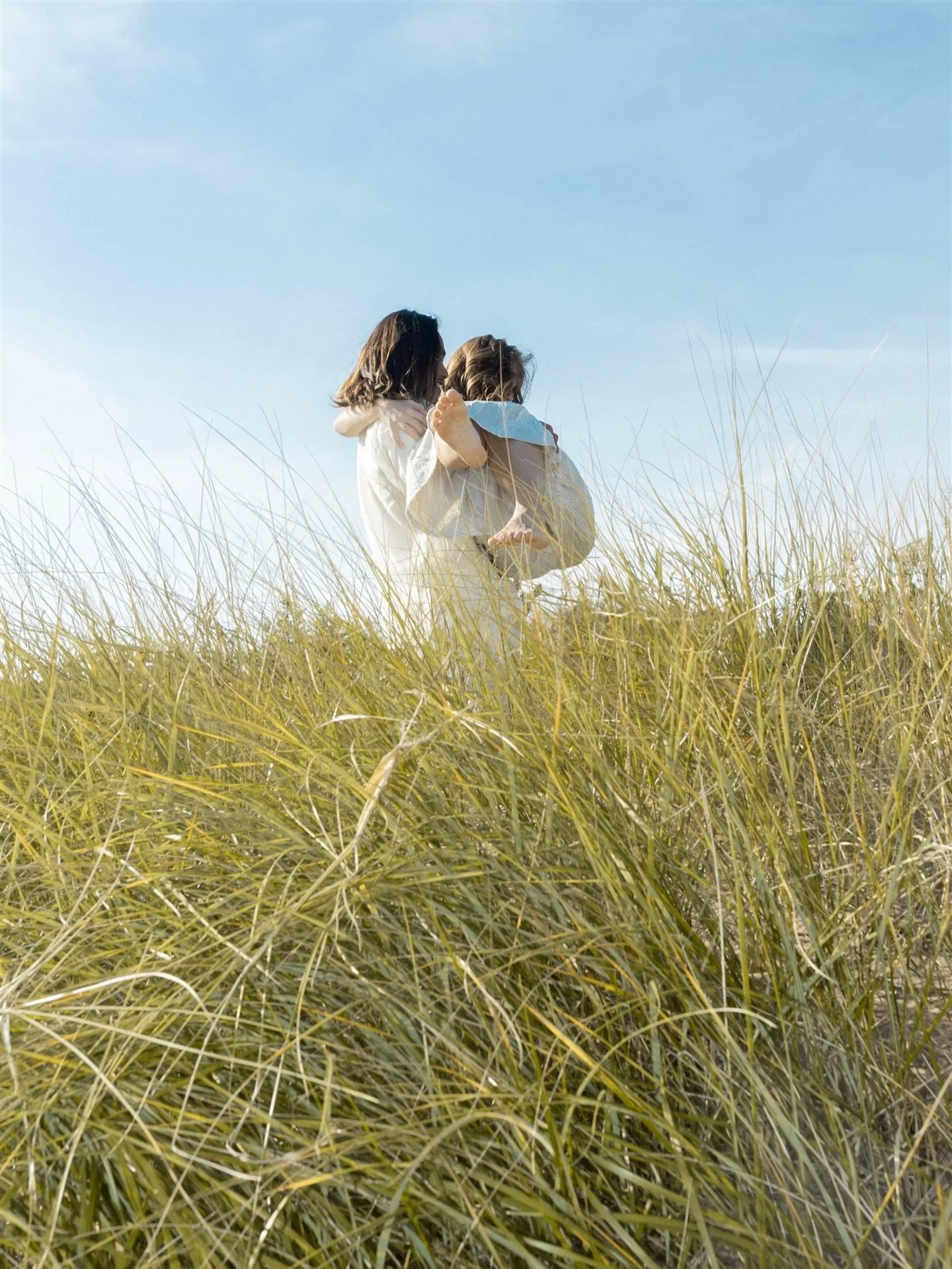 Bare feet &amp; blue skies. 

#weddingphotographer #documentaryphotographer #editorialweddingphotographer #filmanddigitalphotographer