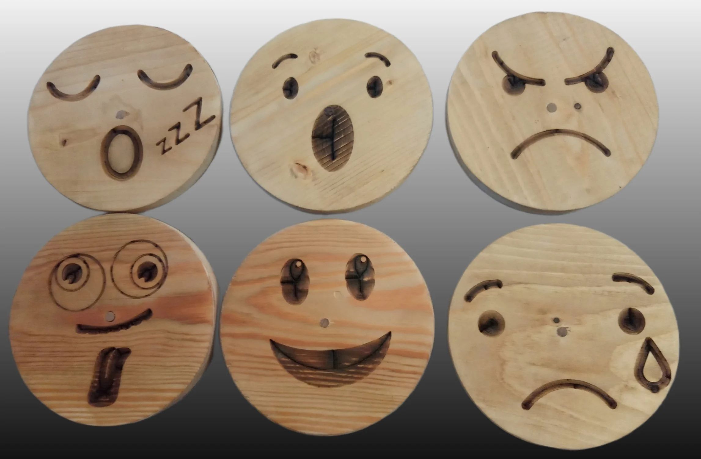Set of 6 large wooden Emoji's