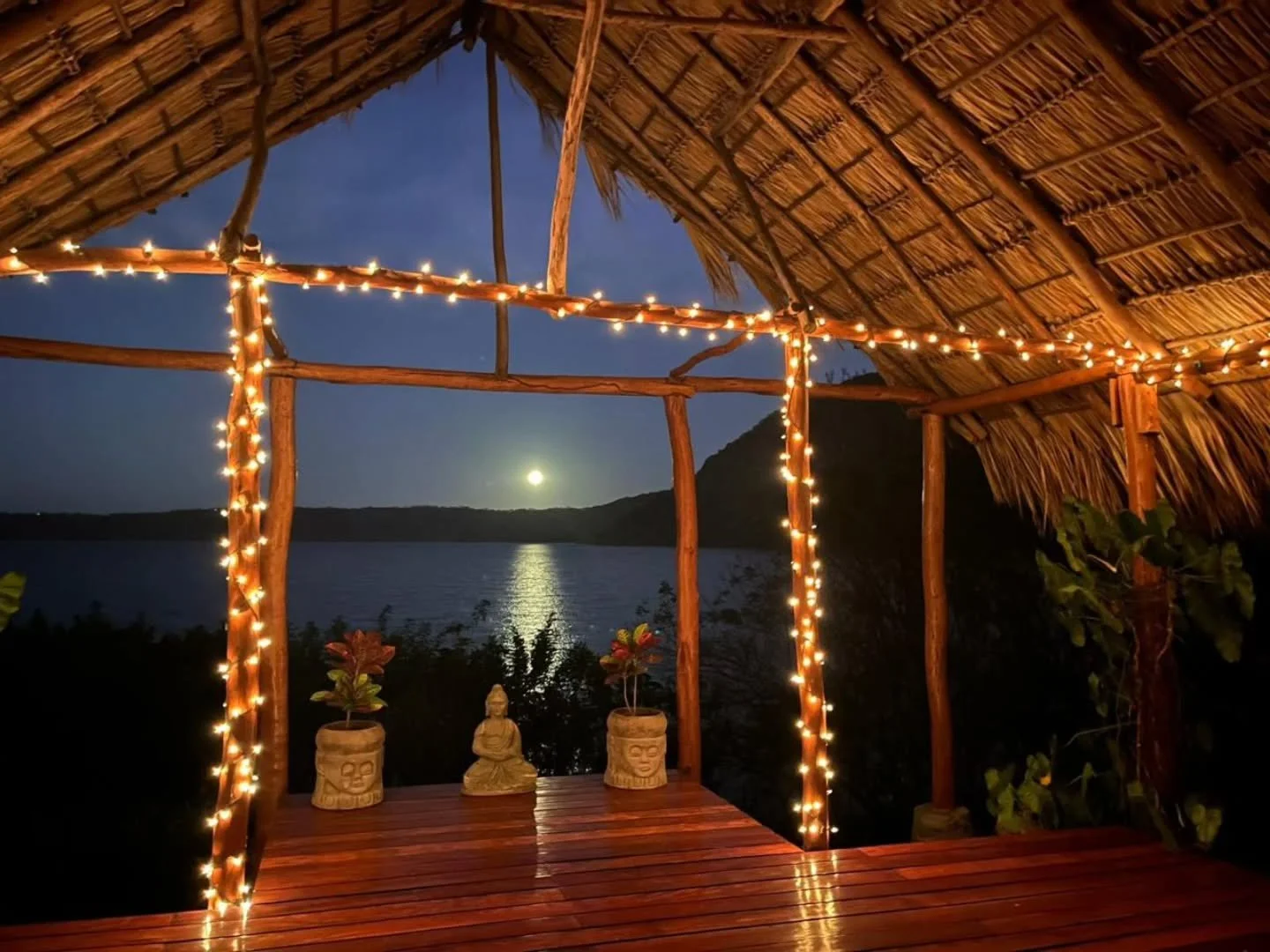🇺🇸 Imagine the scene.
You&rsquo;ve just finished your evening yoga class. The lights are warm, the moon rises over the laguna, and your whole body feels calm and centred in a way that&rsquo;s hard to put into words.

Turn that moment into something