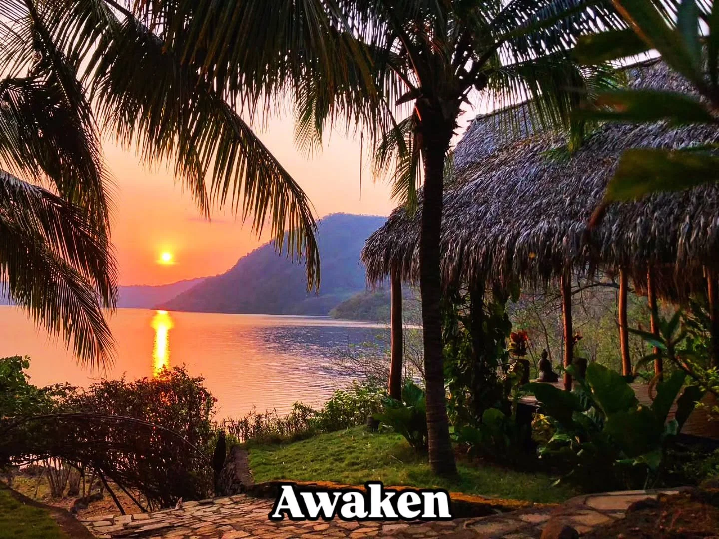 🇺🇸 A day in the life at Villa Laguna.

From sunrise over the crater rim, to movement in the shala, shared meals, meaningful connection, quiet moments in the hammocks, and ending the day feeling closer &mdash; to each other and to yourself.

This is