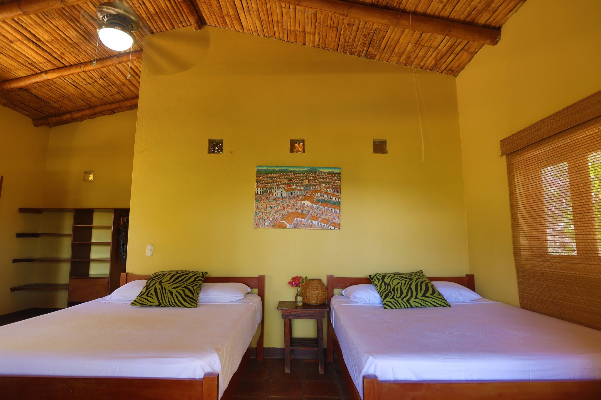 🇺🇸 Our suites are spacious, filled with light, and offer amazing views of the lagoon. With French doors opening up to the balcony and super comfy beds, it's the perfect spot to kick back and recharge. 🌊

⭐️ Villa Laguna - Unique Space for Retreats