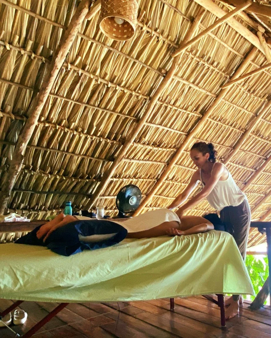 🇺🇸 A massage, the sound of the water, and nothing else to do&hellip; Perfect. 🌊✨💆🏼&zwj;♀️

⭐️ Villa Laguna - Unique Space for Retreats and Group Experiences - Villa for Rent in Laguna de Apoyo

&mdash;&mdash;&mdash;&mdash;&mdash;&mdash;&mdash;&m