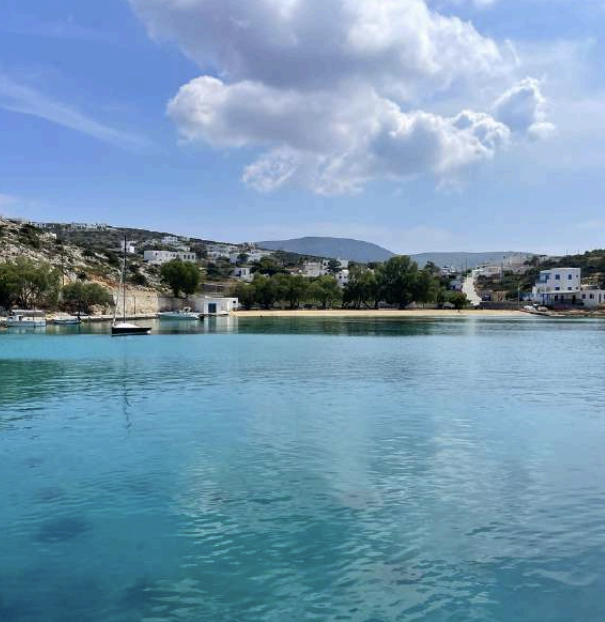 harbour in iraklia.png