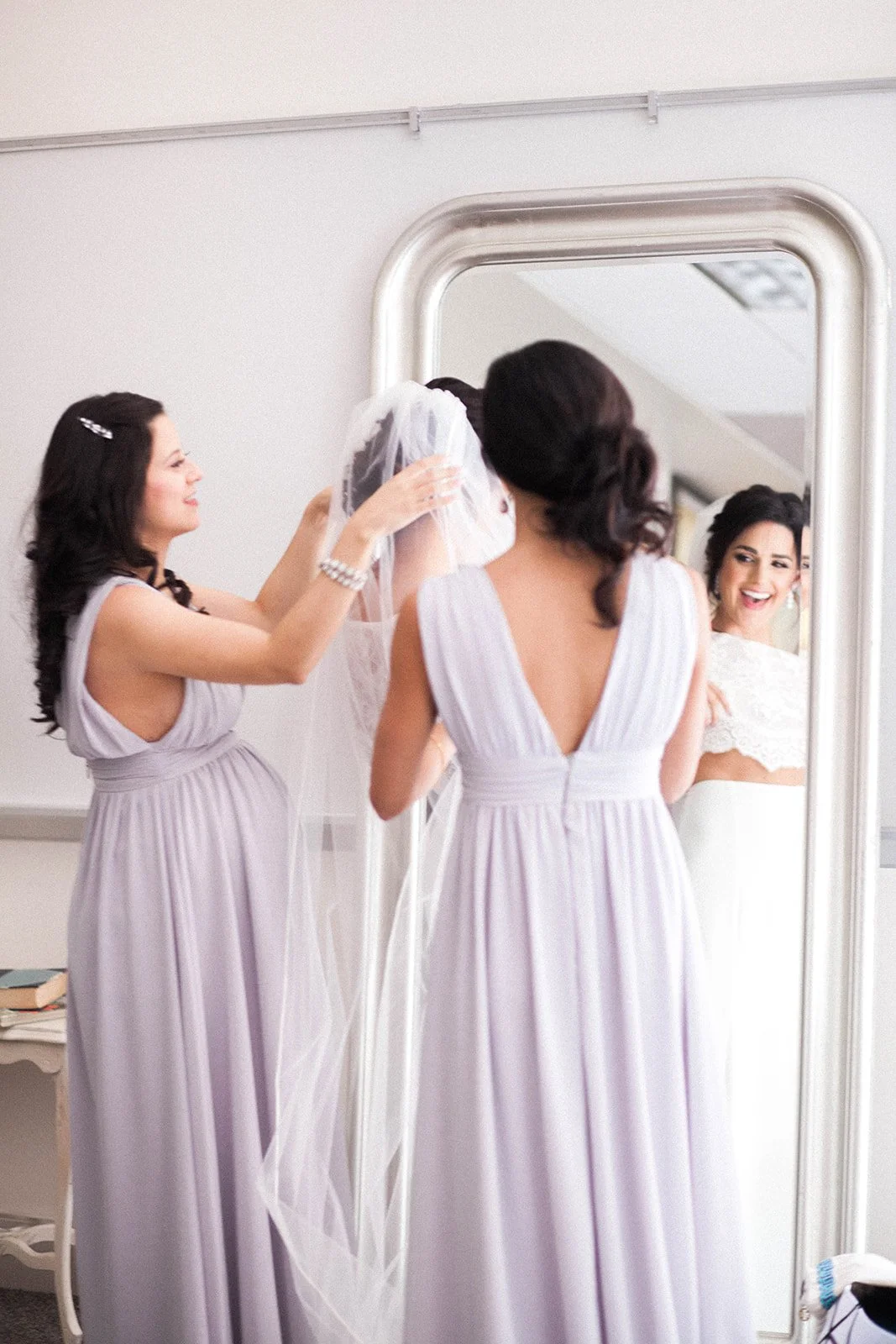 lewis-and-clark-estate-wedding-getting-ready-mylyn-wood-photography-04.jpg