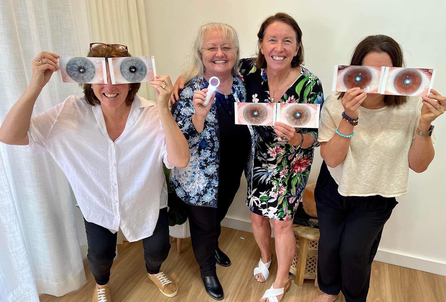 Getting photos of our eyes taken for our iridology class. So lovely to meet some of my class mates and thank you to @lisconlon_herbalist and her hubby Brett. #etre #w#iris #iridology #eyes