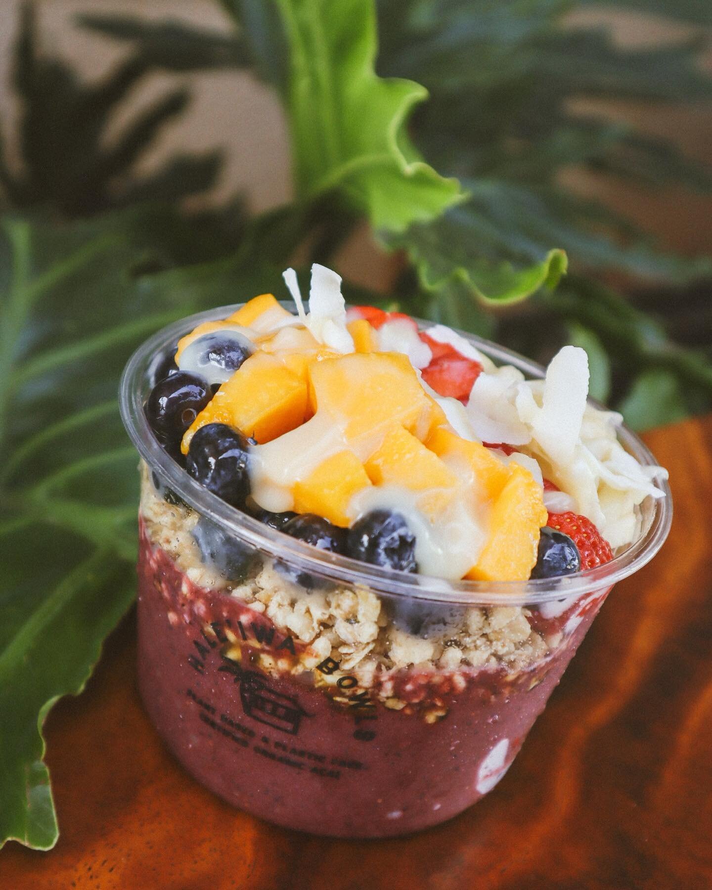 Hapa bowl topped w/papaya &amp; condensed milk 💛😋 #haleiwa #yummy #smoothie #healthy