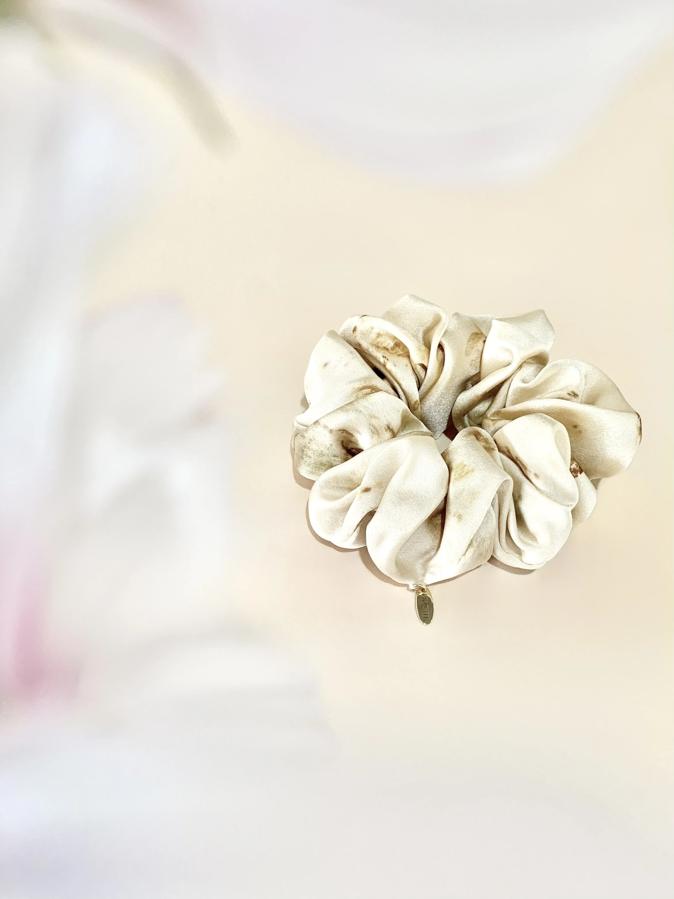 Golden Hazel | Petite Silk Scrunchie