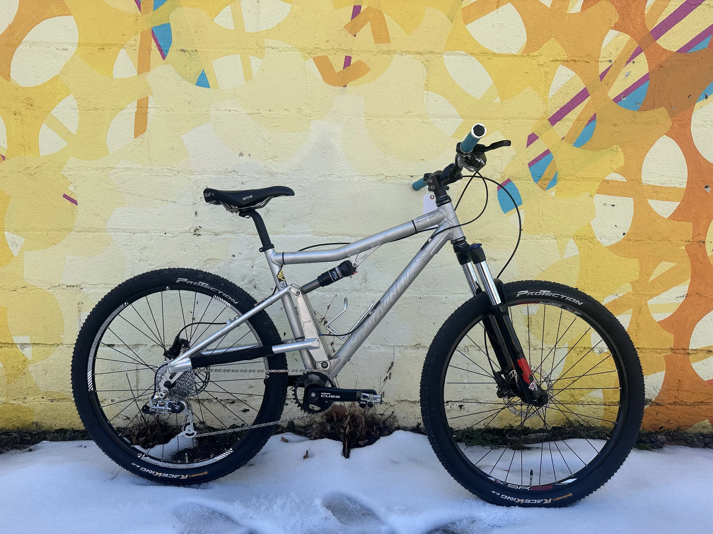 Santa Cruz Superlight (early to mid 2000s version)