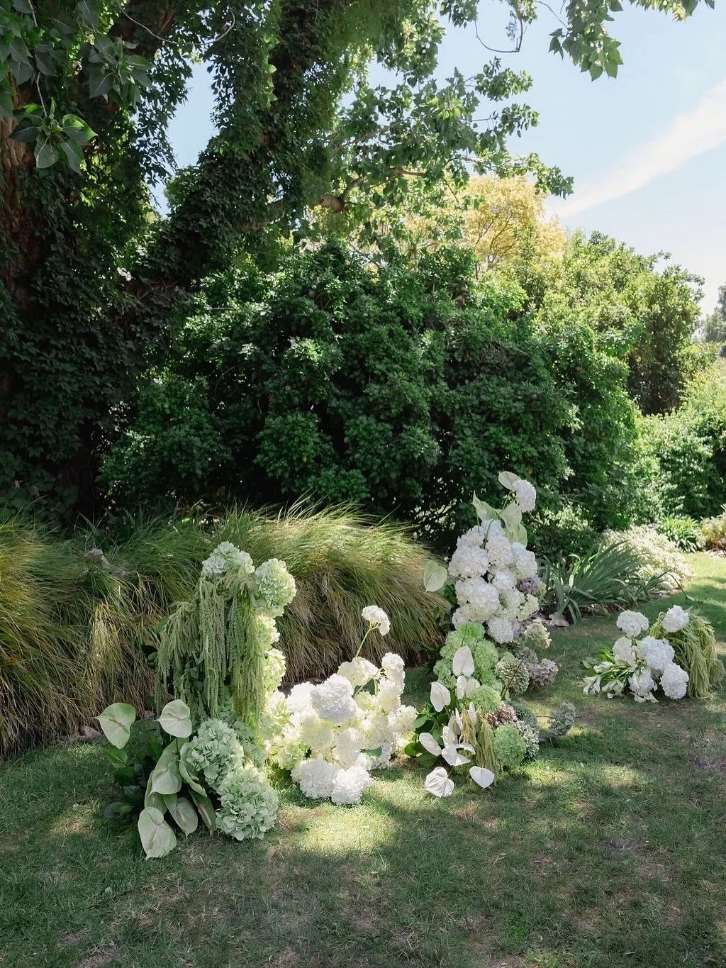 A beautiful garden wedding with Olivia &amp; Philip 🍃
⠀⠀⠀⠀⠀⠀⠀⠀⠀
@oliviacassano
@philipvasilevski
@gardenshouseag
@thetrust_melbourne
@melbourneplace
@the.goodsmiths
@anatomyofflowers
@torte_by_mirjana
@thesewildeyesvideo
@paperchic.com.au
@cappellaz