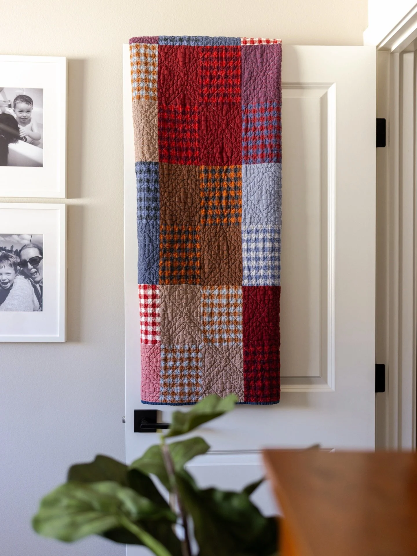 I finished this quilt a year ago&hellip; and just now photographed her. True story. 🤭
⠀⠀⠀⠀⠀⠀⠀⠀⠀
Made with 6oz @winline_textiles bamboo + double @fableism , she&rsquo;s officially the most loved quilt in our house. Stained, washed, loved on repeat.
⠀