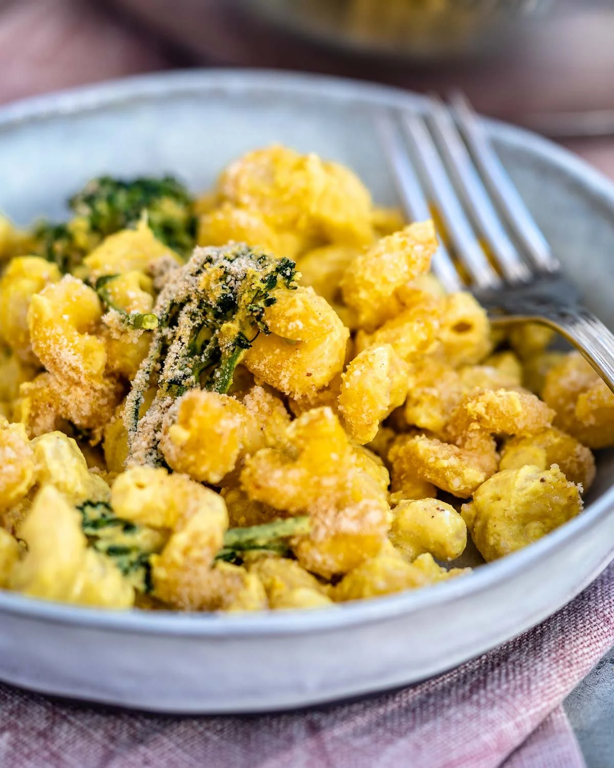 Creamy Vegan Mac 'N Cheese with Broccoli