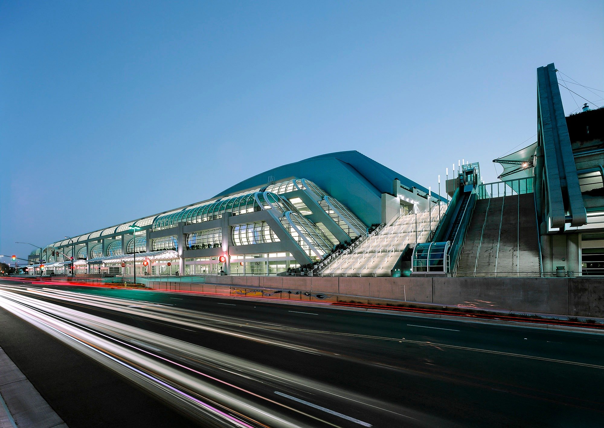 San Diego Convention Center Expansion, San Diego, CA, 2001.

#architecture #architexture #design #building #modernarchitecture #modernisarchitecture #sdarchitecture #sandiegoarchitecture #sandiegoarchitecturalfoundation #art #dtsd #urban #cities #abs