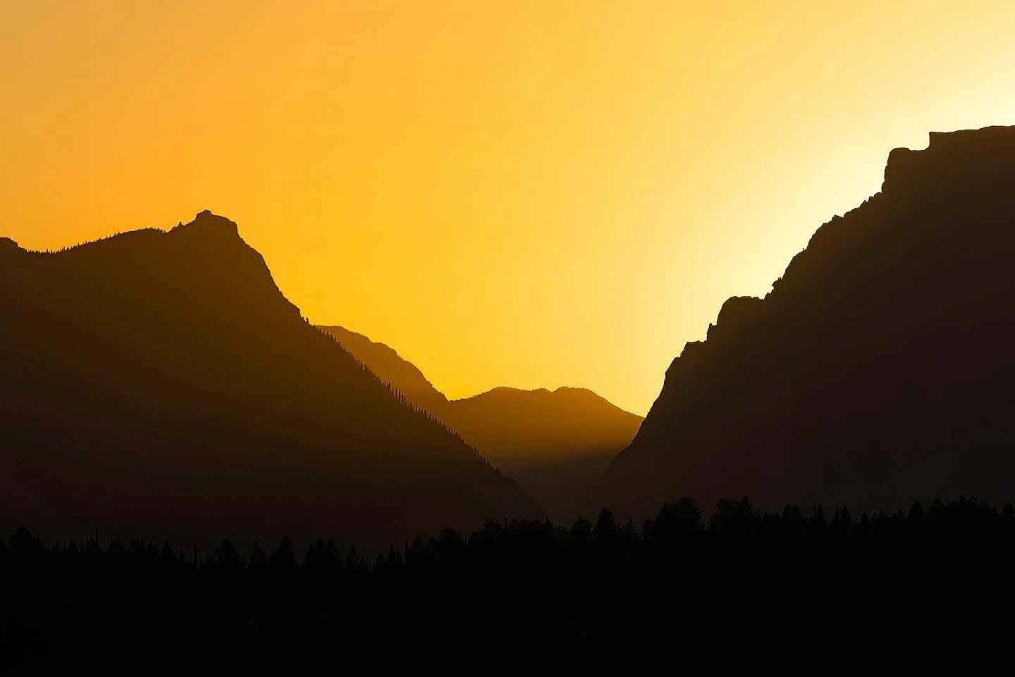 Camera roll for the day. Mountains &amp; Clouds! 

#natgeoyourshotwonder #natgeo #yourshotphotographer #clouds #mountains