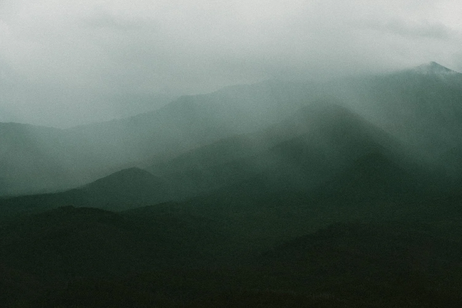 I love the mountains, always sharing with you. 

#yourshotphotographer #nikonusa #outdoors #mountains #smokymountains