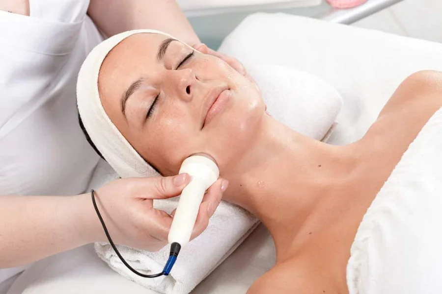 A dual-action treatment combining RF energy with vacuum suction for an instant lift, while promoting lymphatic drainage to depuff and contour your face—all with zero downtime.