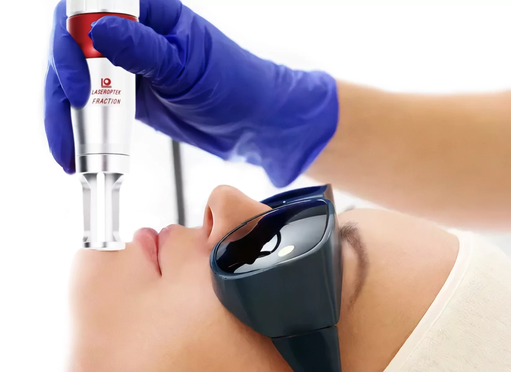 RemovalPrecision Spot Correction. Shatter stubborn pigment and tattoos with ultra-fast picosecond pulses for a clearer, more even-toned complexion.