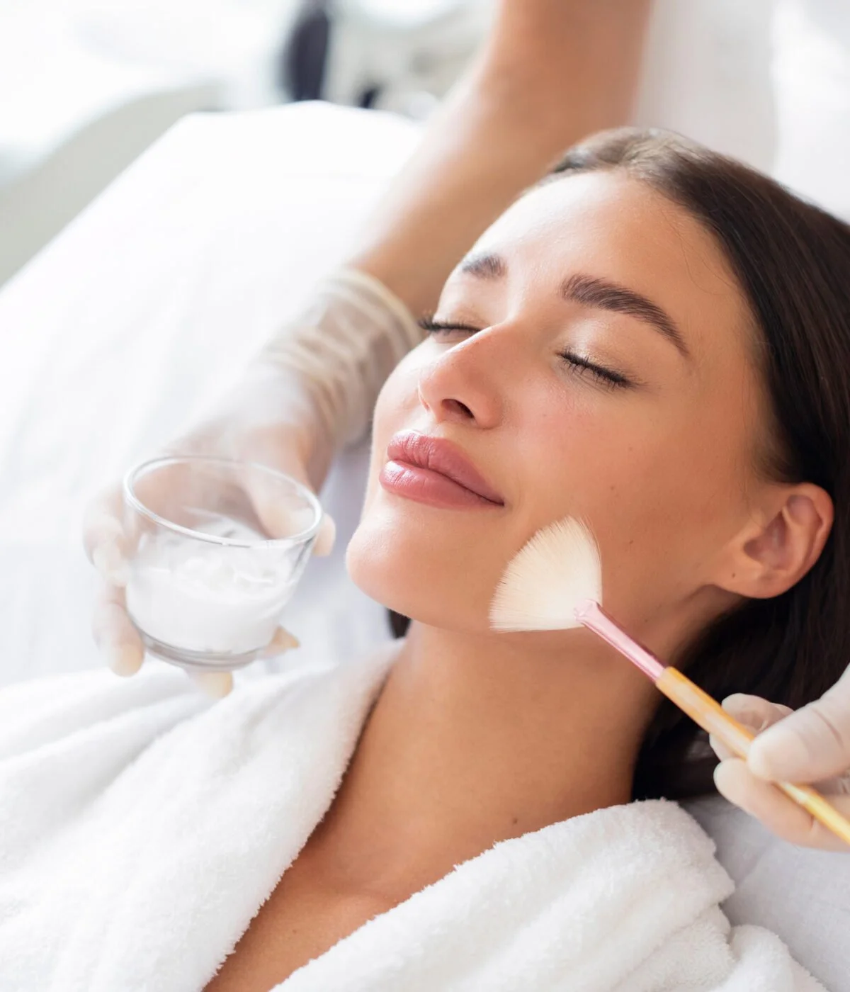 Medical-Grade Resurfacing. Gently dissolve dull, damaged skin layers to reveal a fresh, refined complexion and significantly improved skin texture.