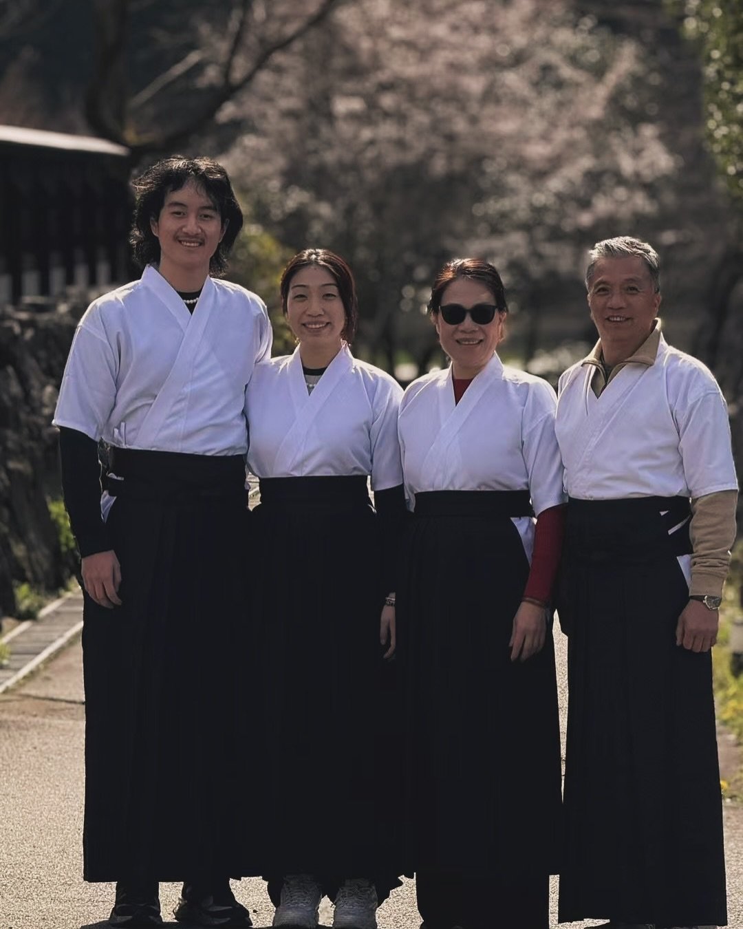 This was a kyudo experience with Lisa and her family, who visited us from the United States.
Their strong spirit of challenge and focused attitude left a deep impression on us.
Each person pursued their own way of shooting, making it a truly meaningf