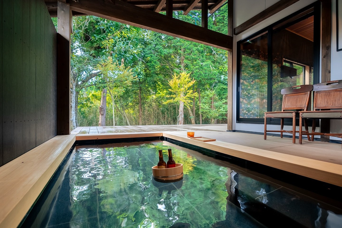 Introducing our Geihinkan Accommodation at Meihodo

&ndash; Geihinkan &ndash;

A unique blend of exotic design and traditional Japanese elegance, this special detached accommodation features both indoor and open-air baths. Nestled in peaceful nature,