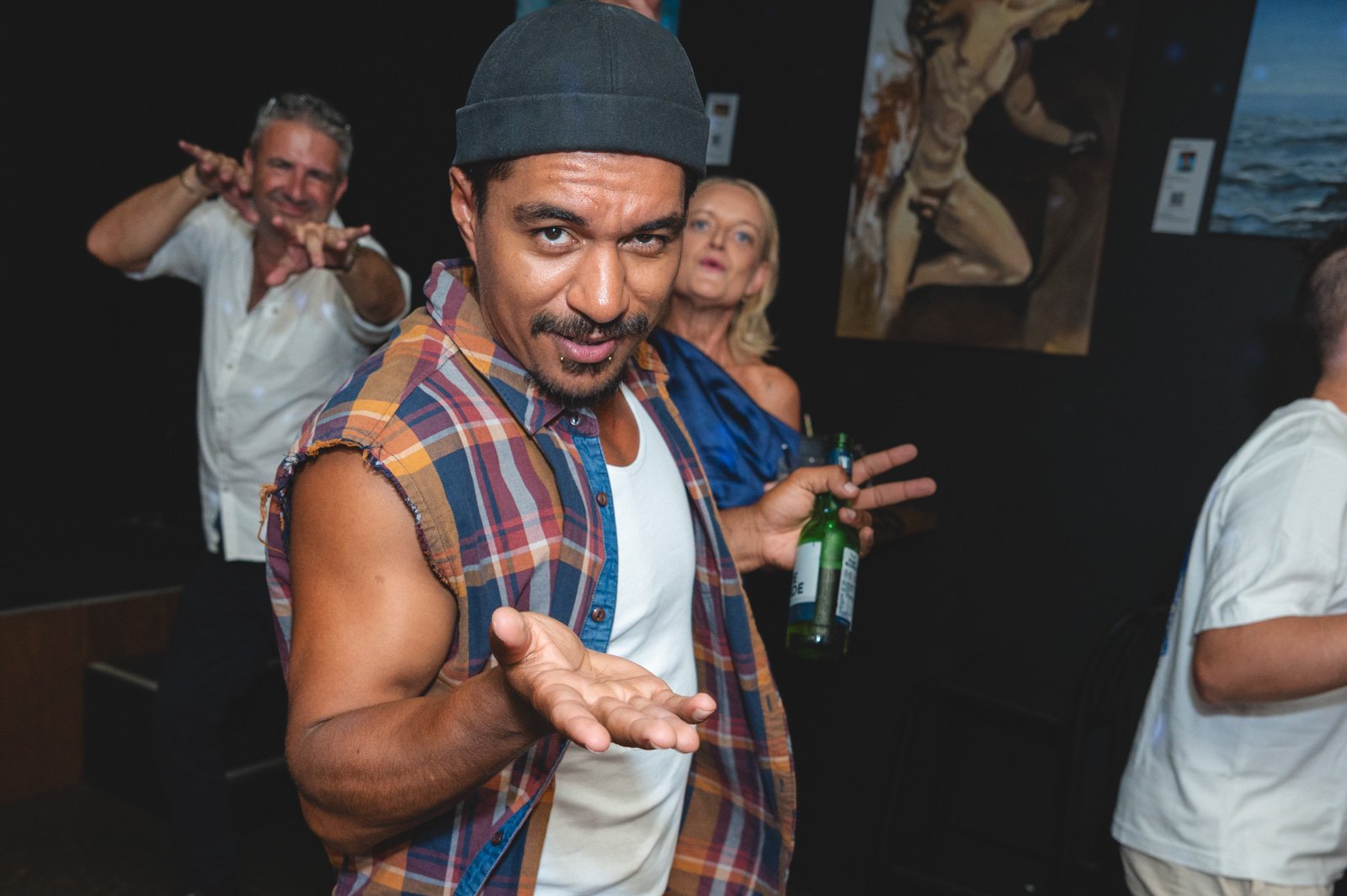 2604 MenAtWork_HairyMarys_3639_Web.jpg