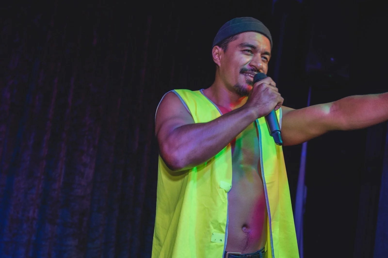 2604 MenAtWork_HairyMarys_3551_Web.jpg