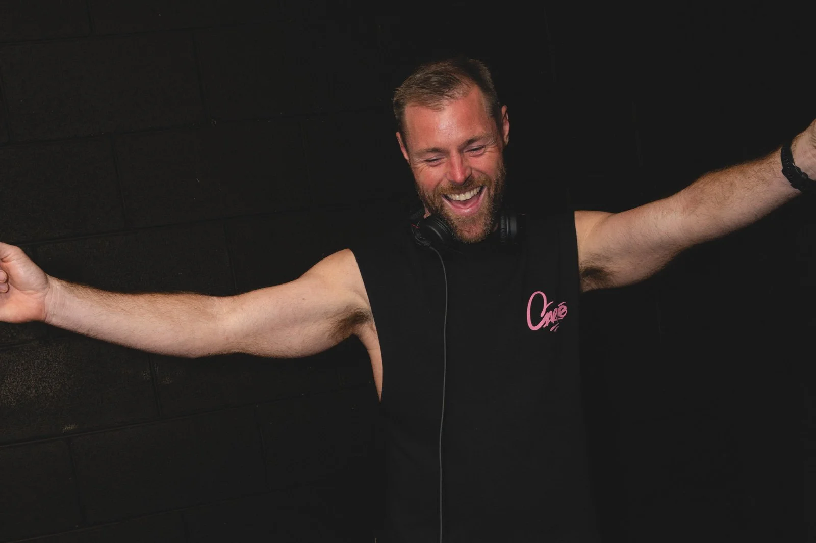 2604 MenAtWork_HairyMarys_3628_Web.jpg