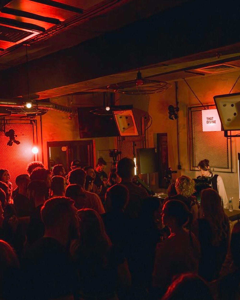 A completely full house last Saturday on our community-only Inner circle event. We&rsquo;re delighted by the stellar performance of all of the artists that took part. A vibrant mix of new talents and well known faces. Mesmerising chaos that brought s