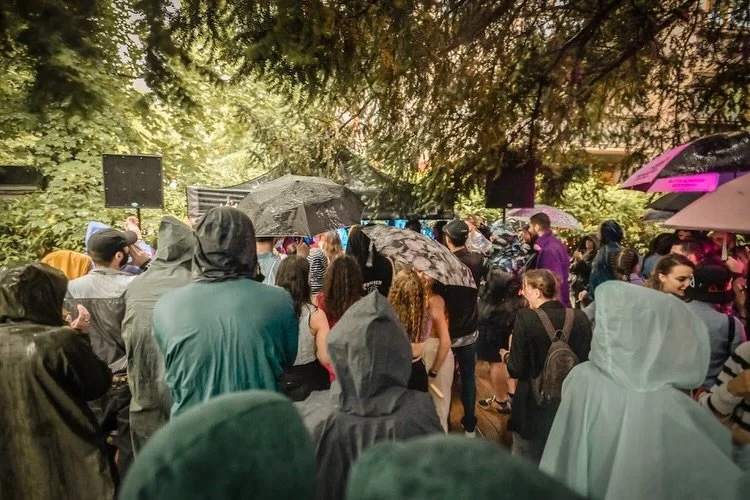 Archive - Revisiting the backyard series, Sofia. 2022.

An intimate daytime gathering in a backyard in the city center. Limited spots, only loved ones around.

Deyan Dimitrov behind the decks, rain falling,
the energy keeps climbing.

The police show