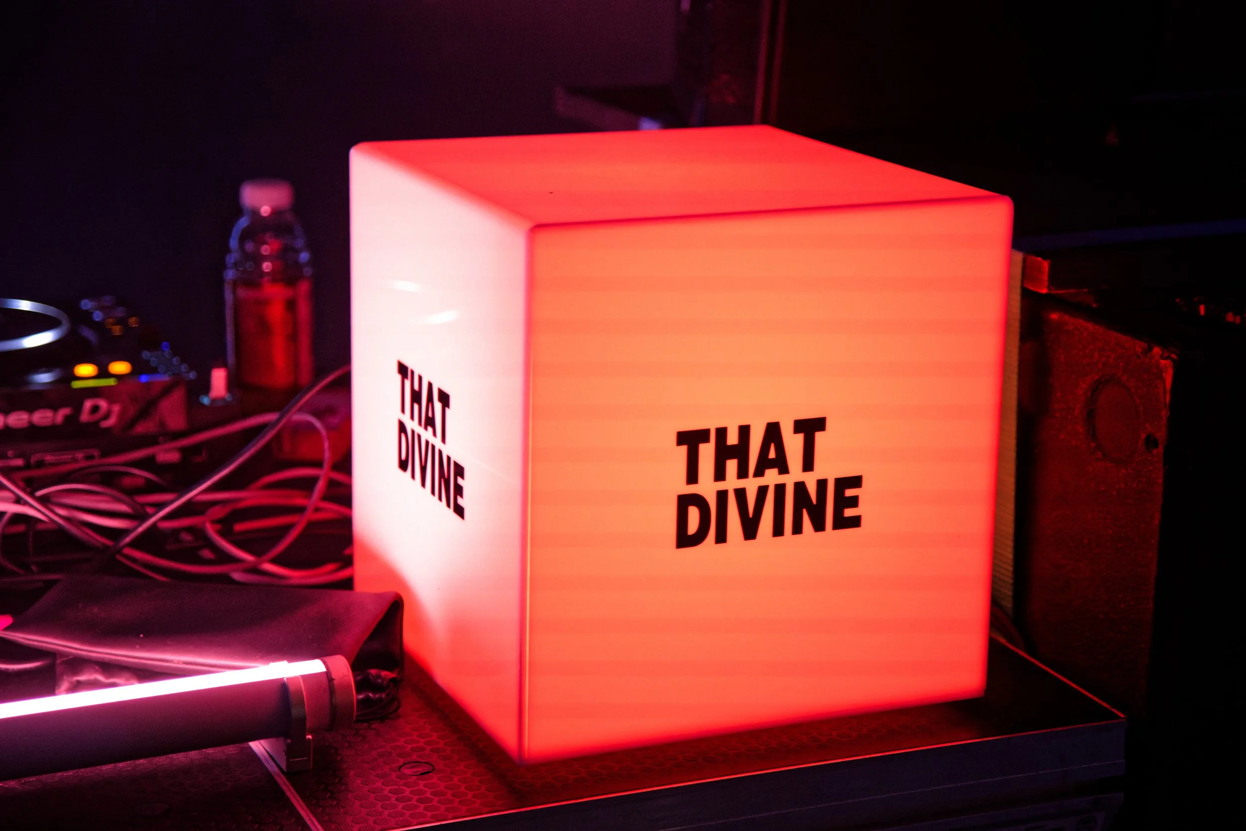 IY8A0514PaRTY_DIVINE_.jpg